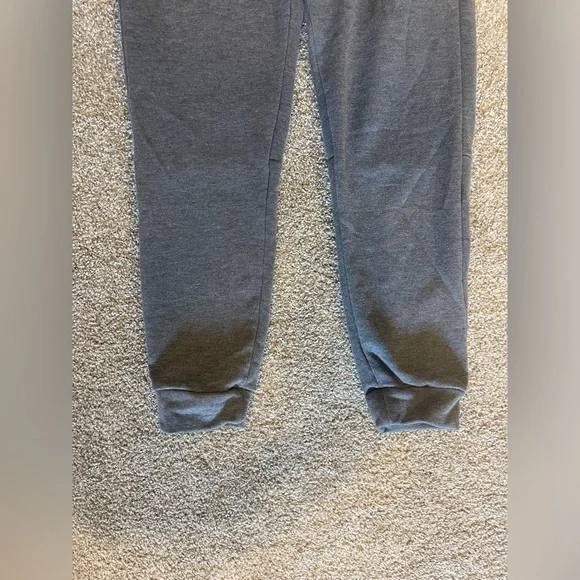 Men’s Nike Dri-Fit Gray Sweatpants - Picture 5 of 5